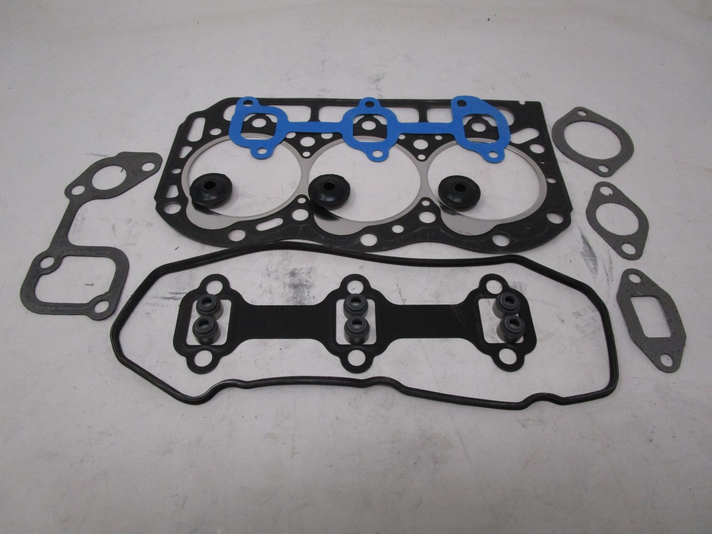 Durable Daihatsu DM950 Head Gasket & Valve Kit HighQuality Engine Parts