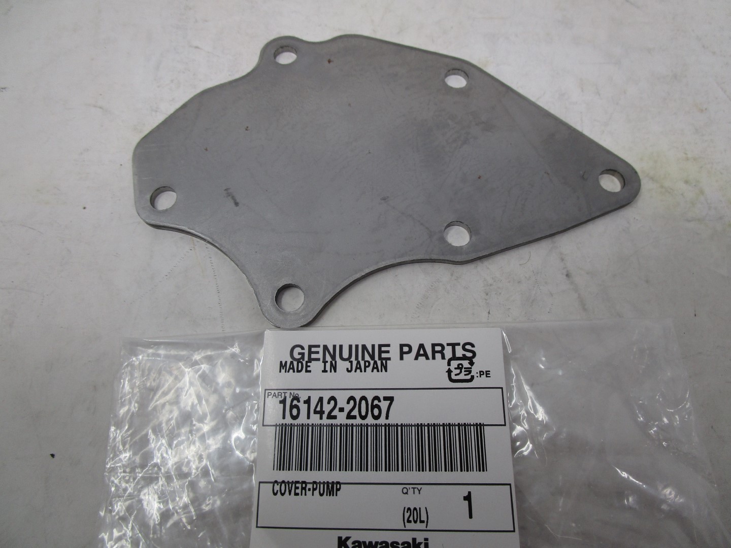 Genuine Kawasaki 16142-2067 Gasket Cover Oil Pump FE350D FE400D - Image 4