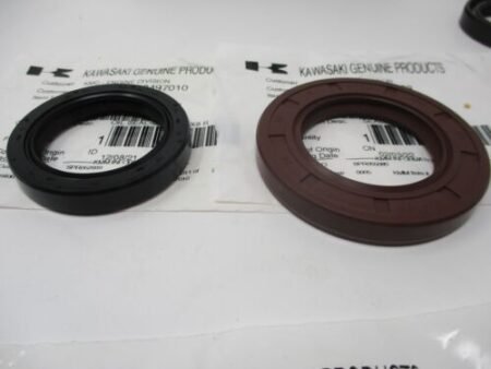 Genuine Kawasaki 92049-7010 92049-7028 Crankcase Oil Seals FH381V FH430V - Image 2