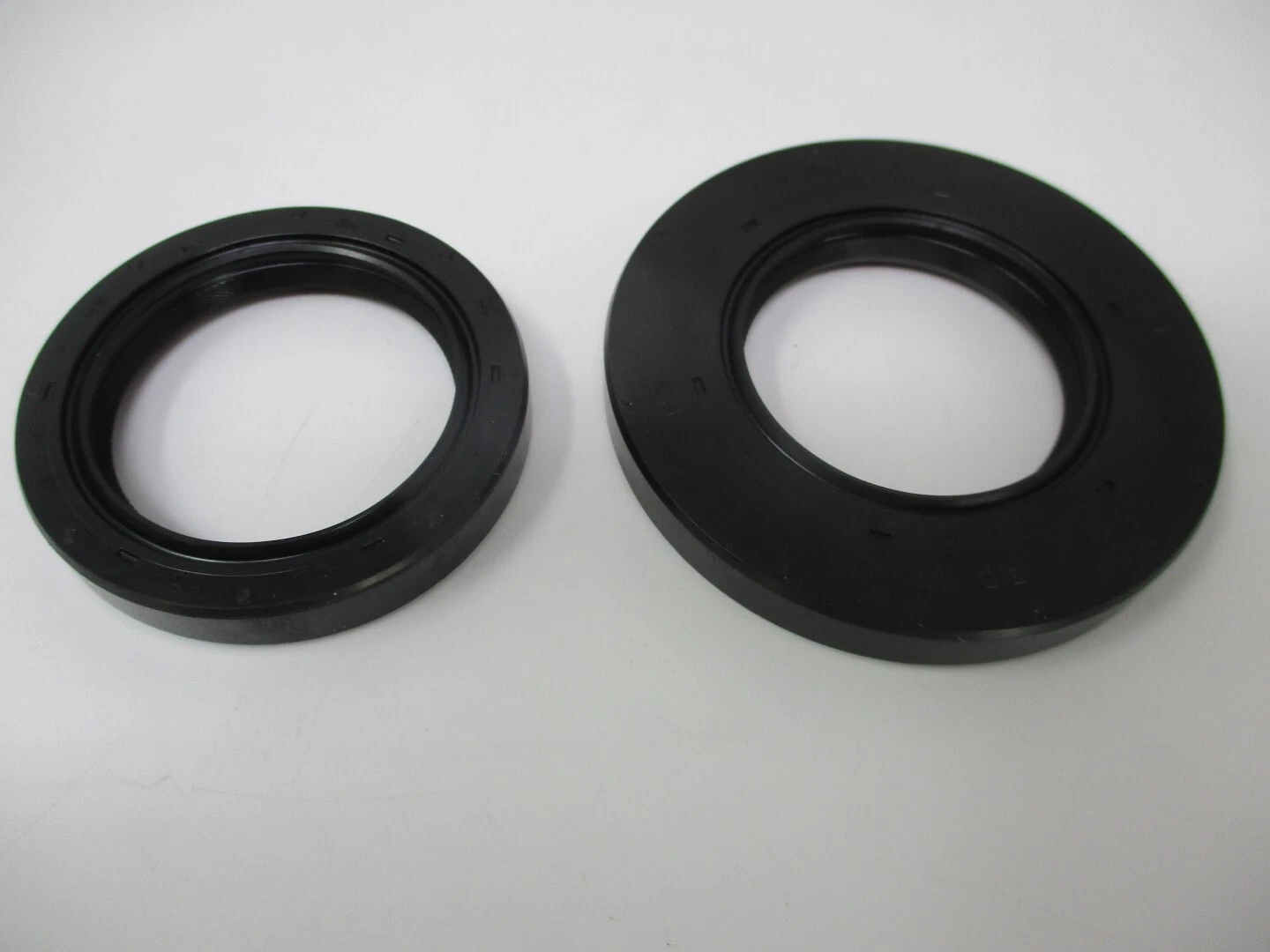 Genuine Kawasaki 92049-7011 & 92049-7010 Crankcase Oil Seals FH601D FH721D FH770D