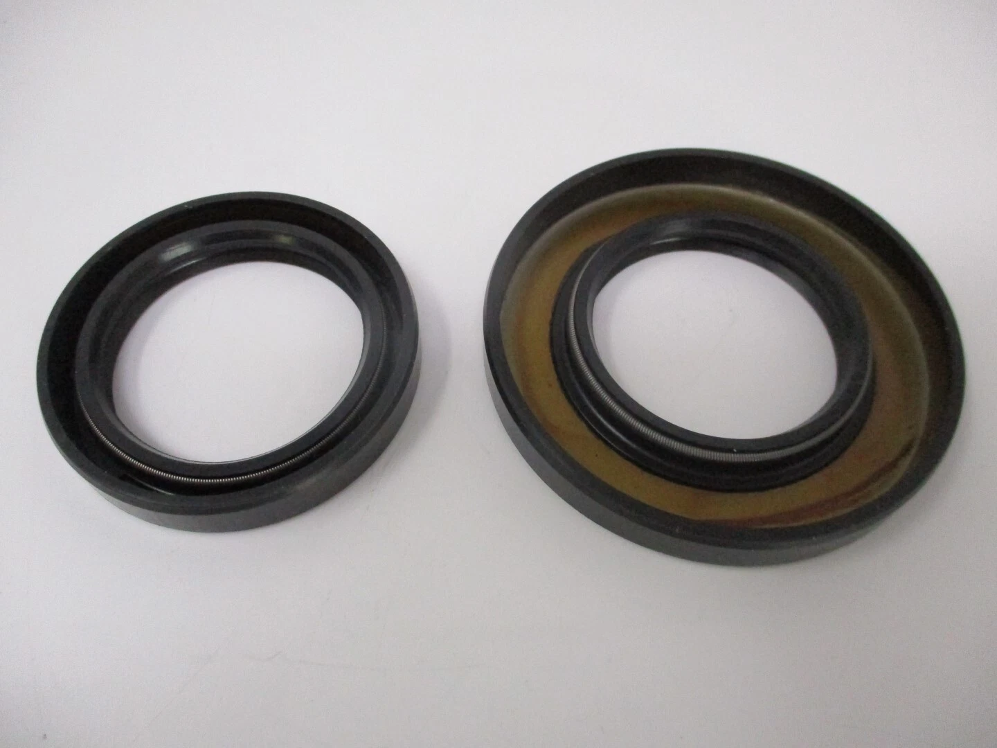 Genuine Kawasaki 92049-7011 & 92049-7010 Crankcase Oil Seals FH601D FH721D FH770D - Image 3