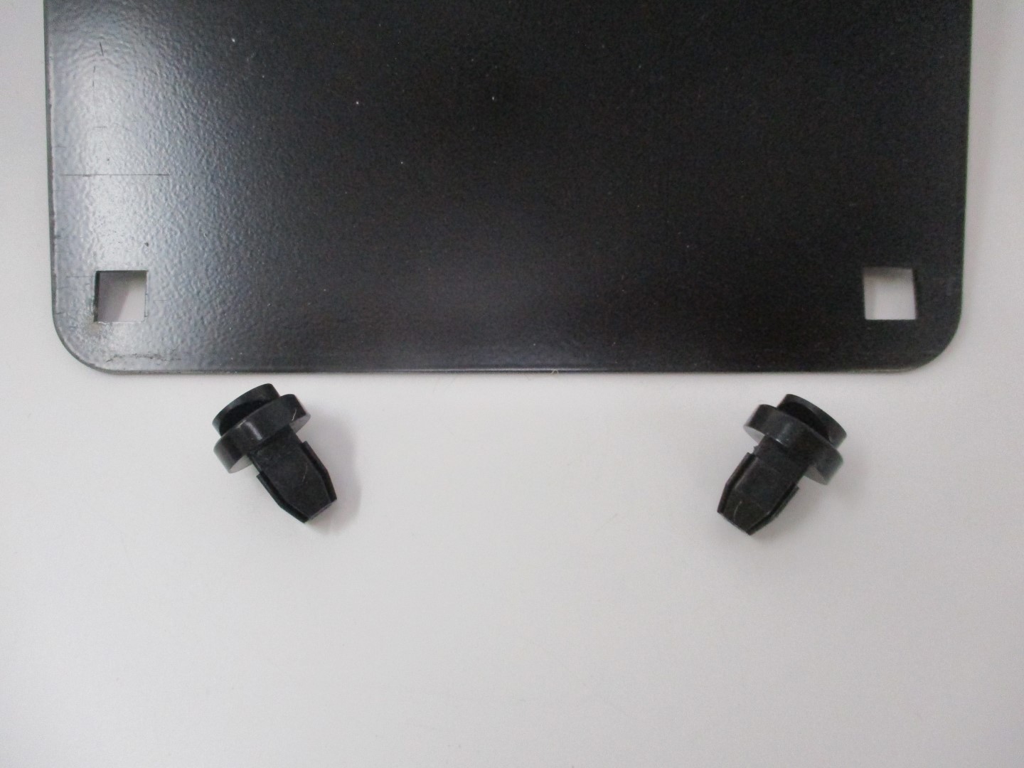 Genuine Toro Exmark 121-5840 Access Door Clips 30” TurfCutter - Image 3