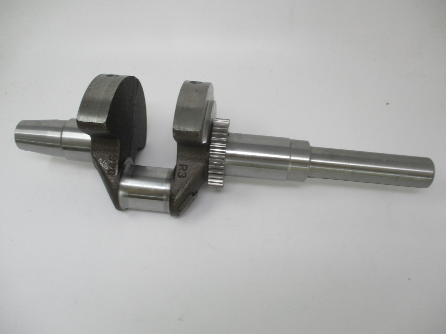 Genuine Kawasaki 13031-0823 Crankshaft 13031-0745 FR651V FR691V
