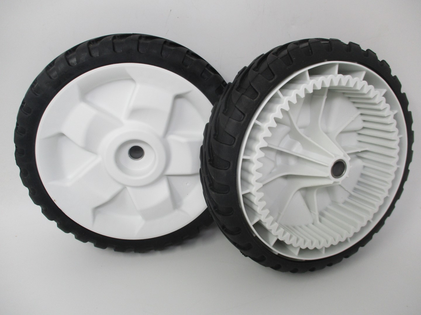 2 Genuine Toro 137-4832 119-0311 22" Recycler Drive Gear - Image 2