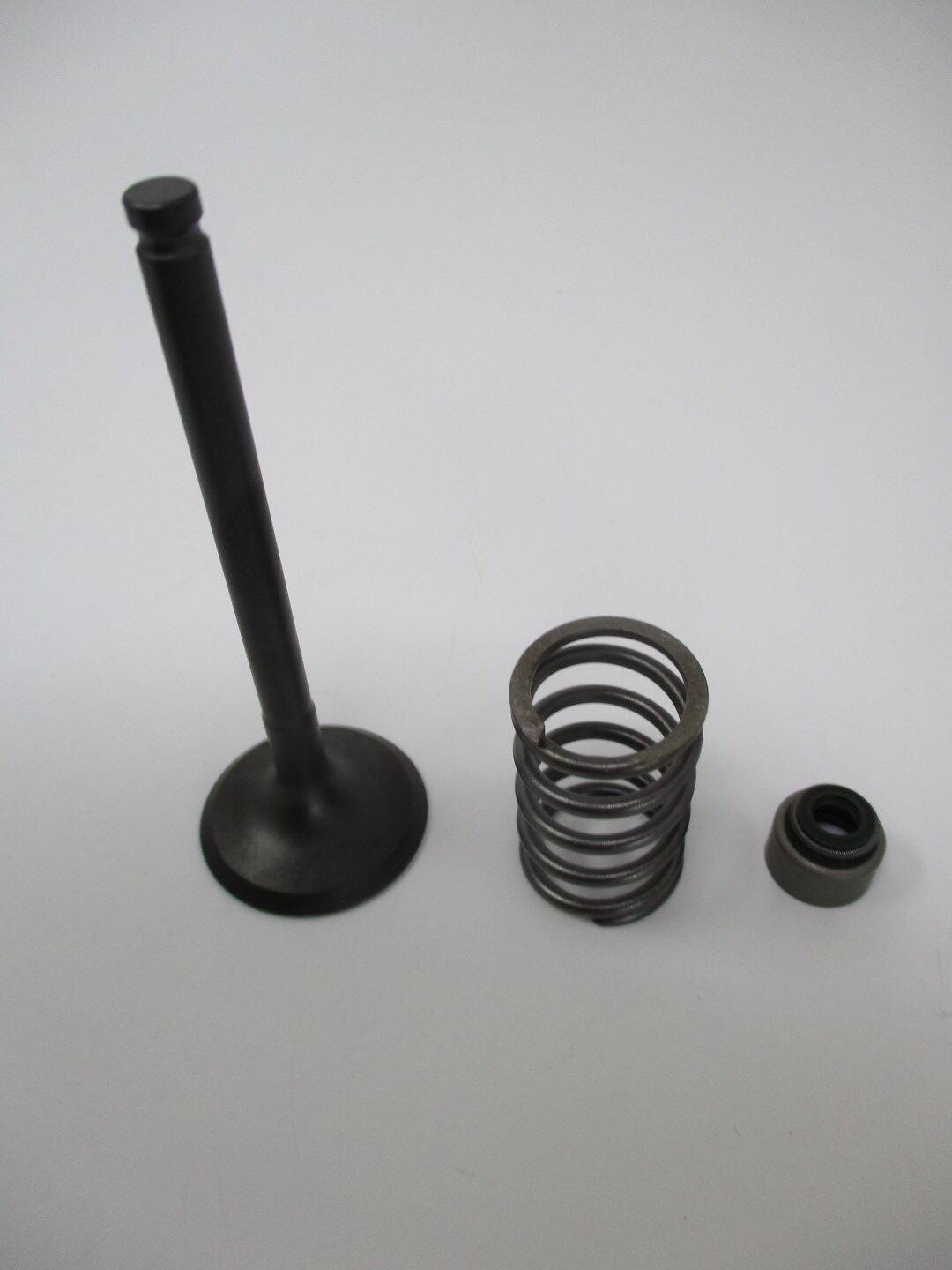 Genuine Kawasaki 12005-0777 Exhaust Valve Spring 49078-7002 Oil Seal 92049-0862