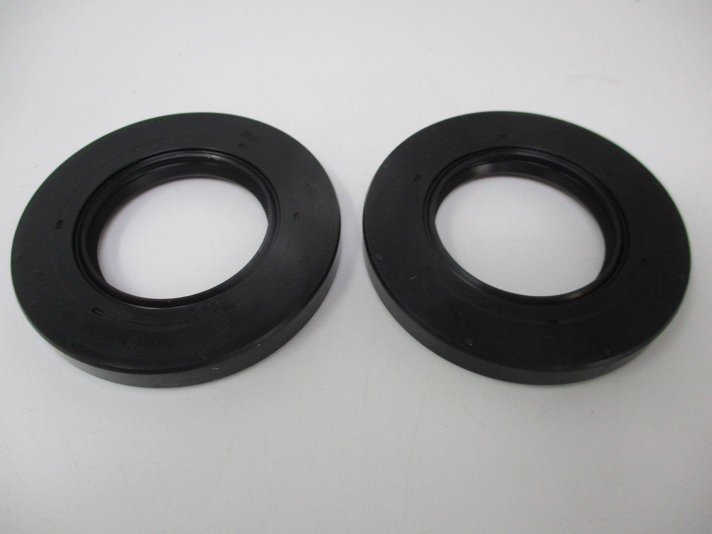 2 Genuine Kawasaki 92049-7011 Crankcase Oil Seal FH601V FH641V FH680V FH721V