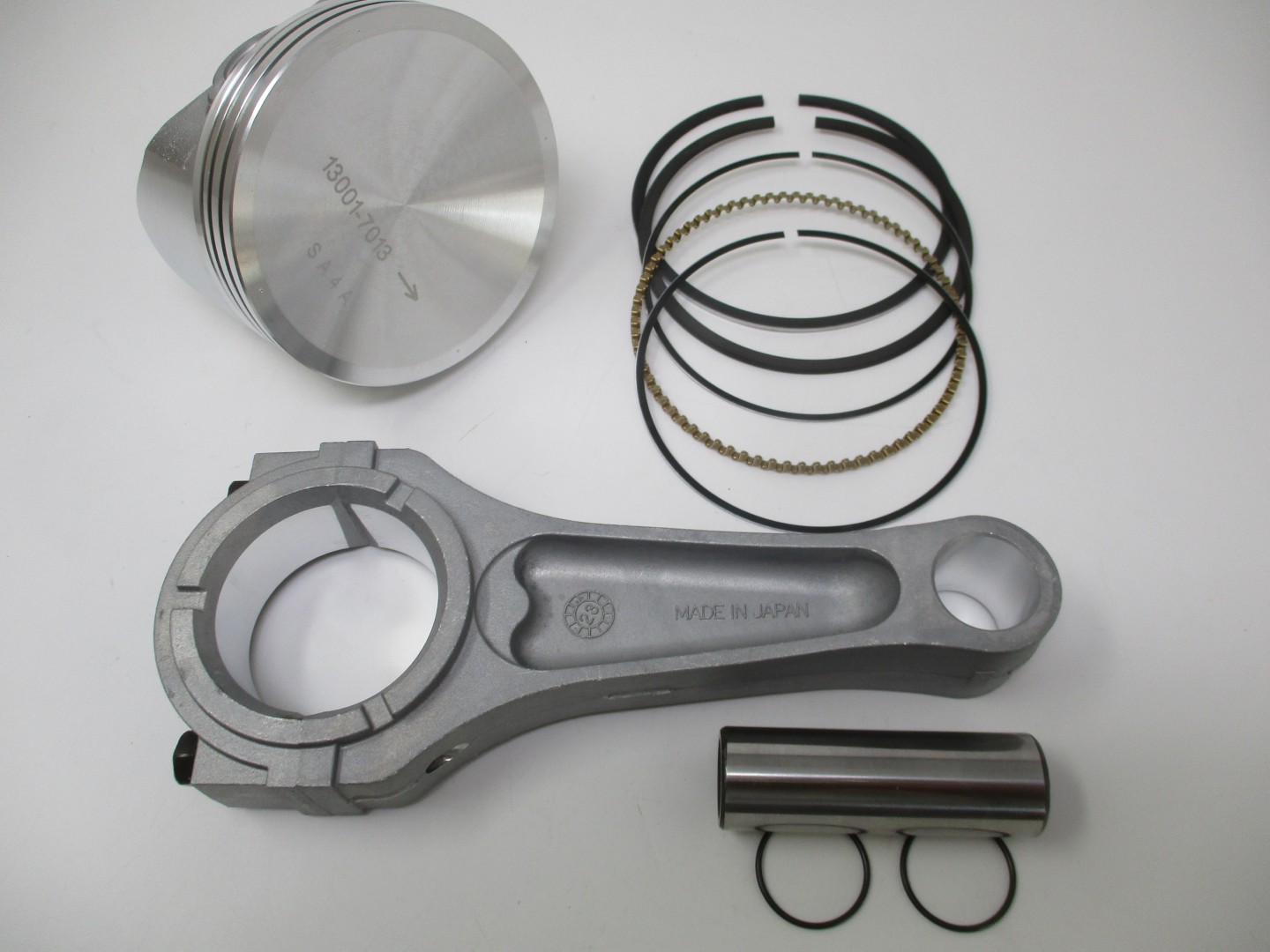 ダーカスワン Genuine Kawasaki 13001-7013 STD Piston & Rings Kit | Red Rock Turf